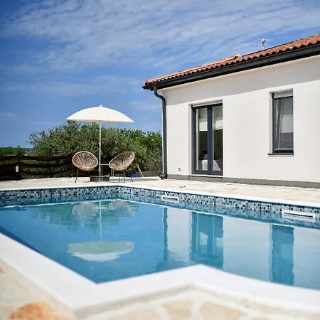 Wonderful House Bruno With Pool Вилла *