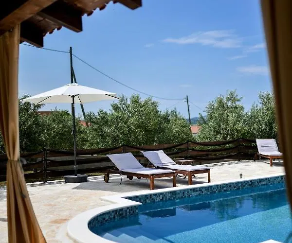 Wonderful House Bruno With Pool Vila *