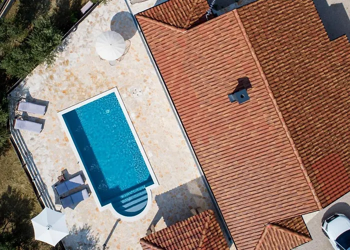 Wonderful House Bruno With Pool Zadar