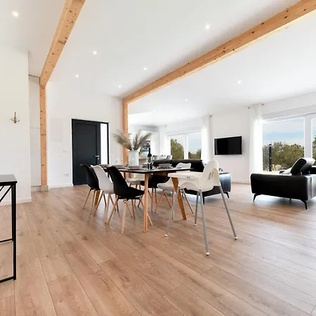 Wonderful House Bruno With Heated Pool Zara