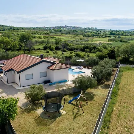 Wonderful House Bruno With Pool